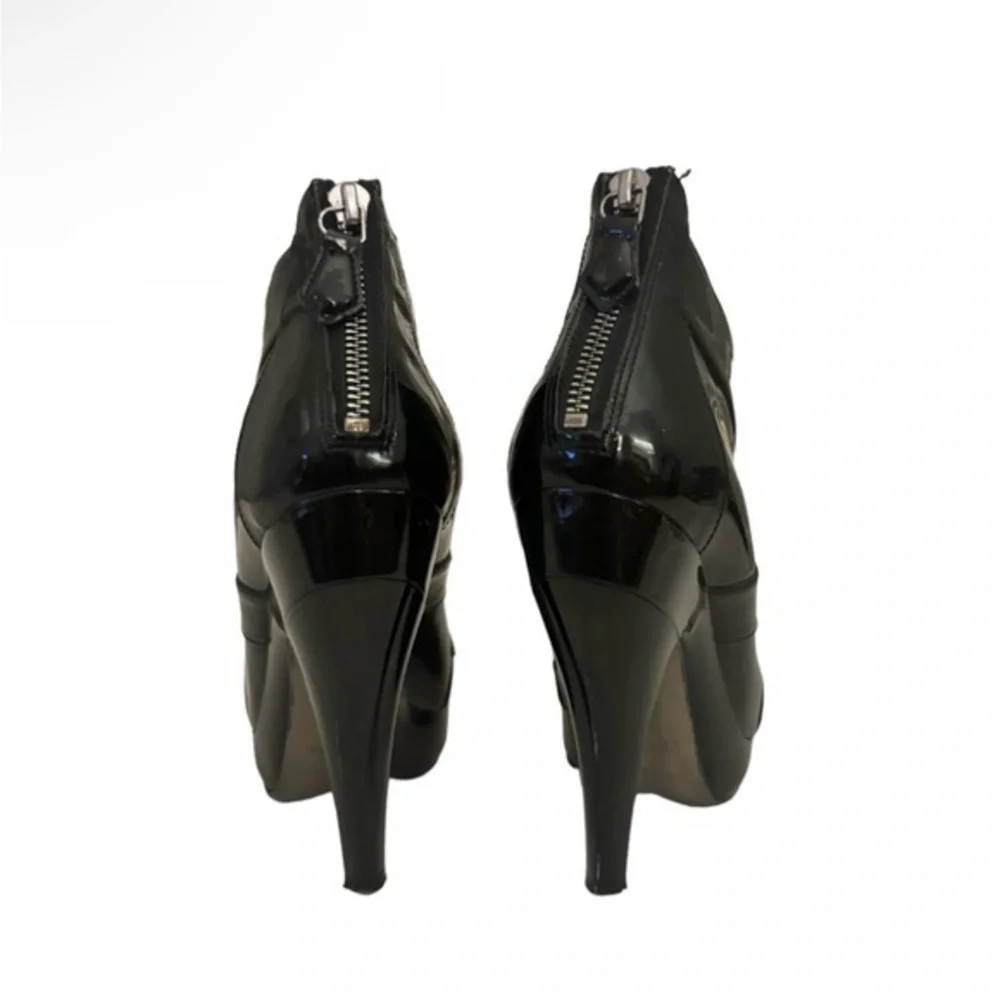 Burberry Lady GaGa 2007 Black Patent Platform Ankle Boots Booties Size 8‎